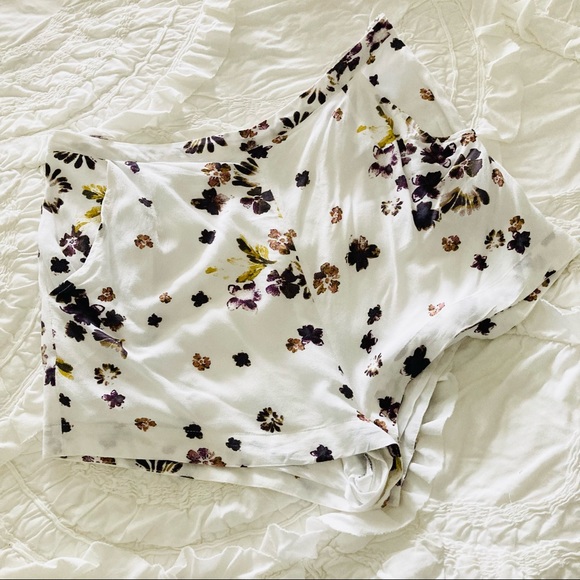 FP White Floral Shorts - Picture 2 of 4
